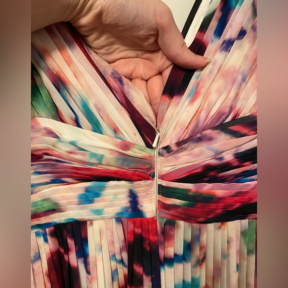 Aidan Mattox Tie Dye VNeck Pleated Dress - Picture 6 of 15